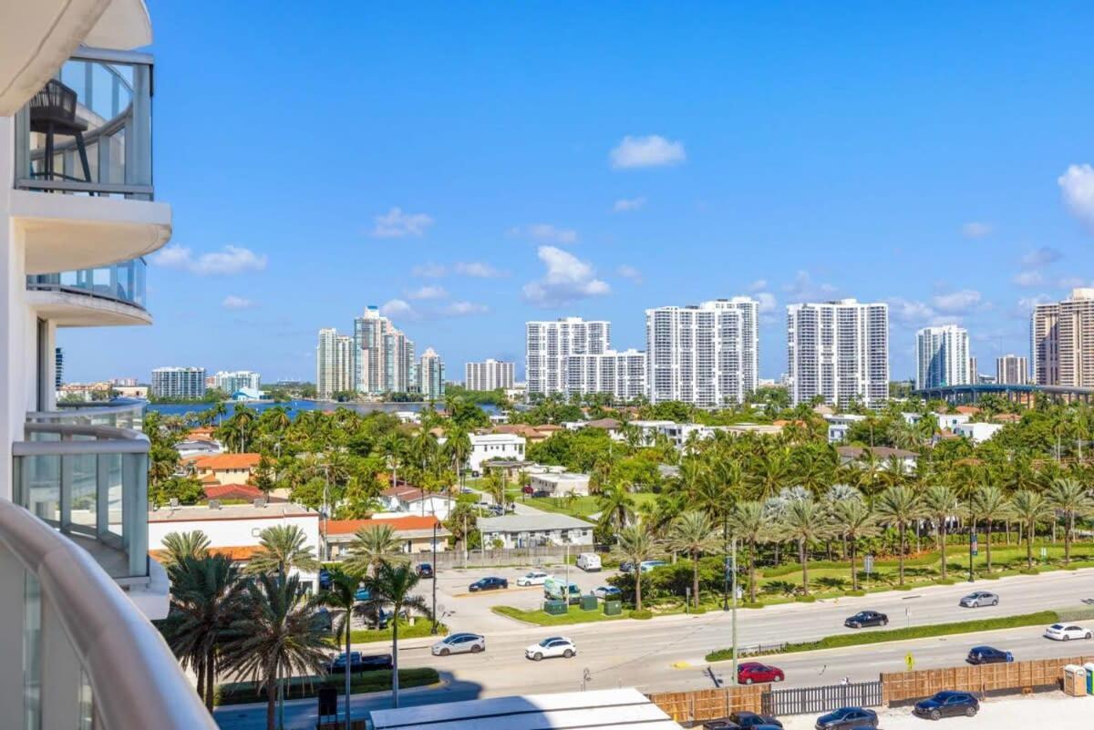 Beachfront Resort Pool Ocean View Balcony Gym Aventura Bagian luar foto