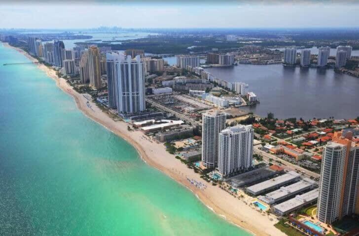 Beachfront Resort Pool Ocean View Balcony Gym Aventura Bagian luar foto